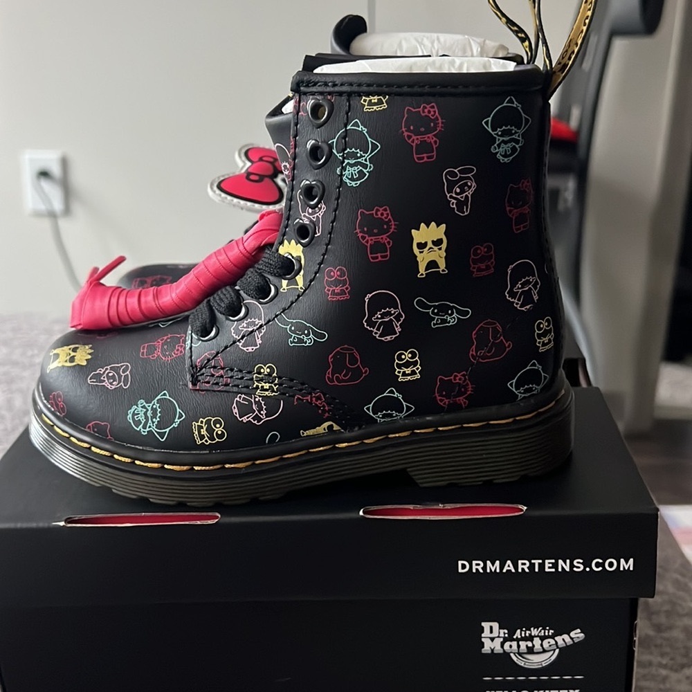 Dr.Marten Hello kitty boots(NEVER WORN)